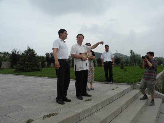 裴翁风水大师给颐仙园墓地风水评点